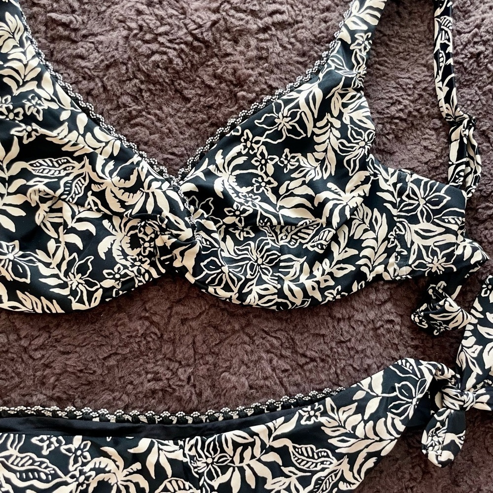Calzedonia 2 piece Bikini Top + Brazilian Bottom Size M - Picture 5 of 5